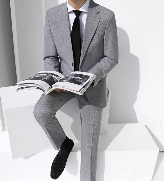 Most grey suit (1color)
